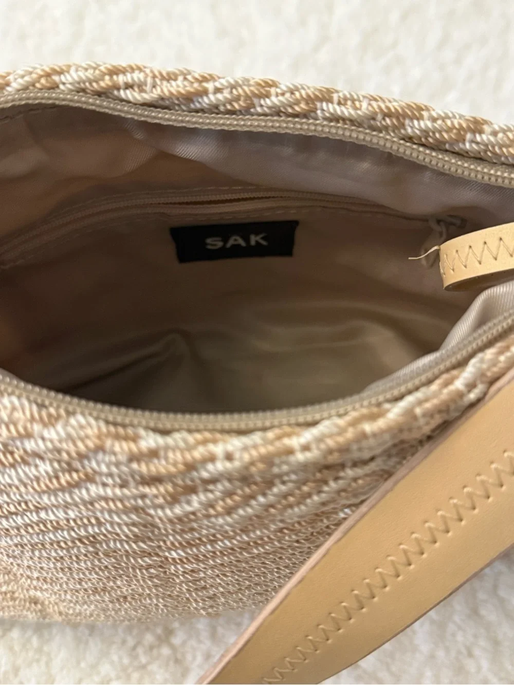 The Sak Woven Crochet Shoulder Bag Beige Neutral Boho Y2K Zip Purse